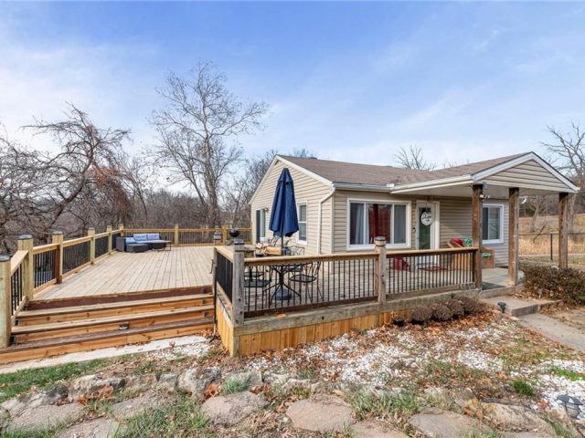 Homes for Sale in Kansas City, MO 64151 | 5812 NW PARKDALE Circle