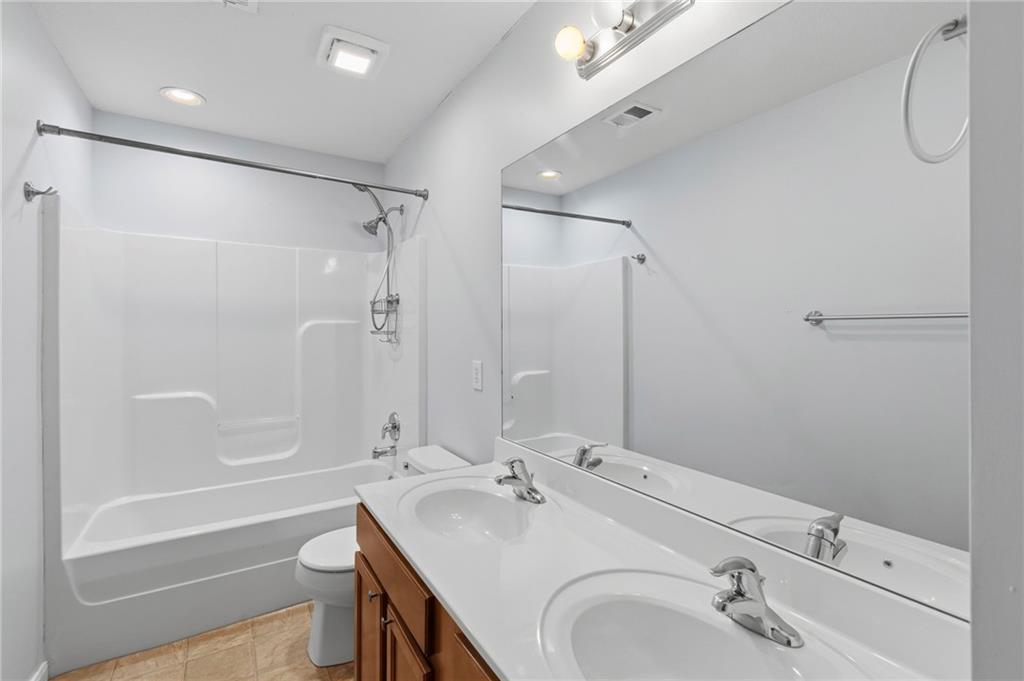 Homes for Sale in Kansas City, MO 64119 | 8154 N Oakley Avenue