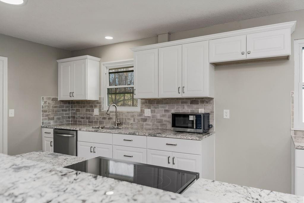 Homes for Sale in Kansas City, MO 64118 | 6912 N Madison Avenue