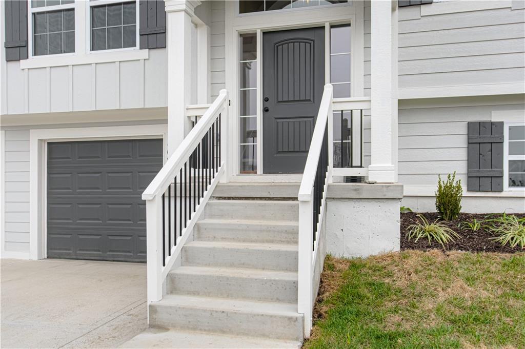 Homes for Sale in Kansas City, MO 64156 | 6009 NE 118th Street