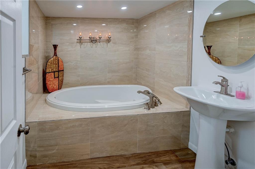 Homes for Sale in North Kansas City, MO 64116 | 1232 E 24th Avenue