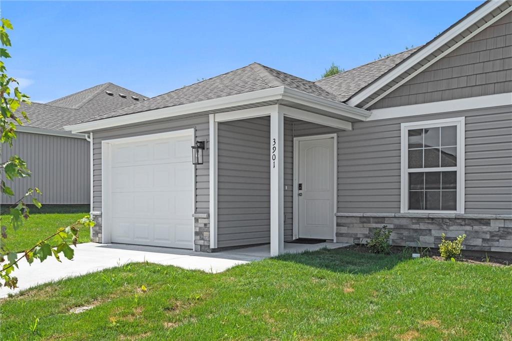 Homes for Sale in Kansas City, MO 64154 | 9308 N Lenox Street