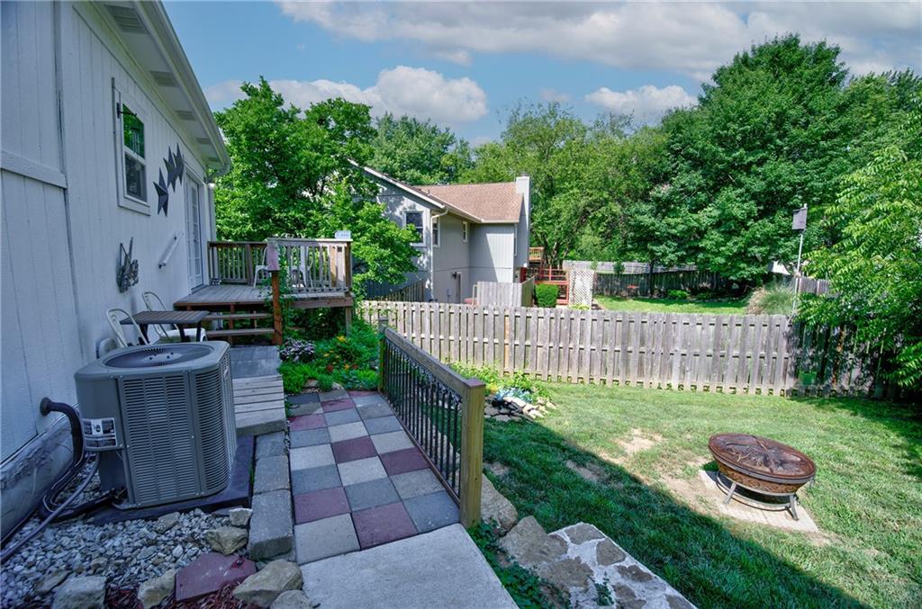 Homes for Sale in Parkville, MO 64152 | 5716 NW Creekview Drive