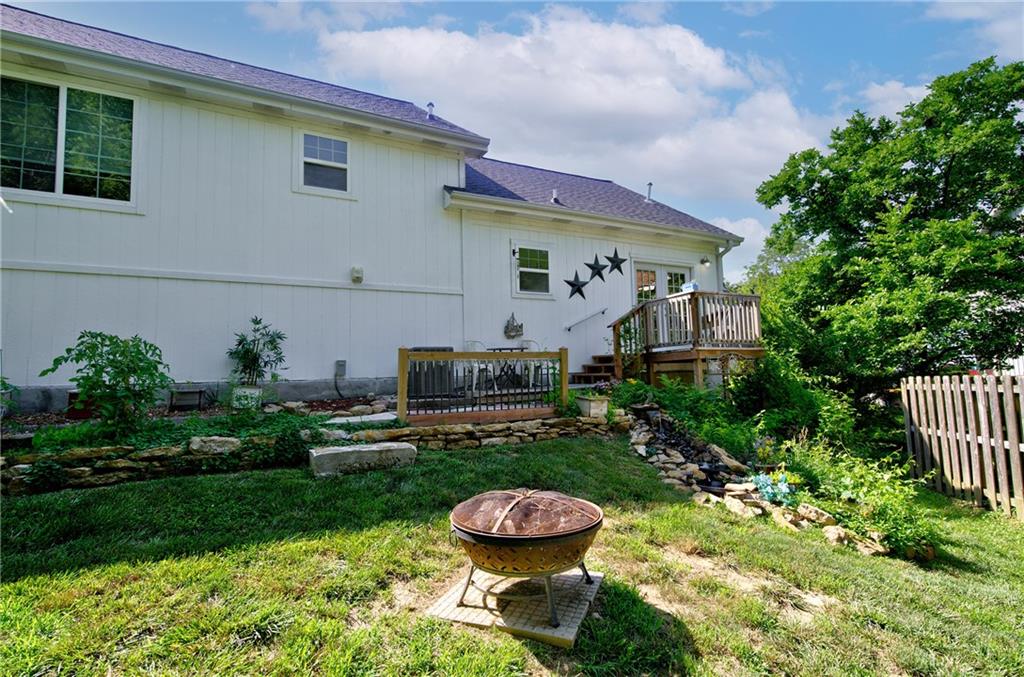 Homes for Sale in Parkville, MO 64152 | 5716 NW Creekview Drive