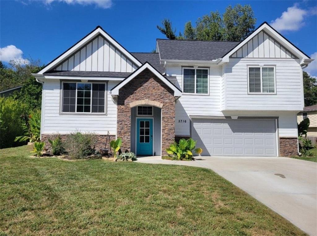 Homes for Sale in Parkville, MO 64152 | 5716 NW Creekview Drive