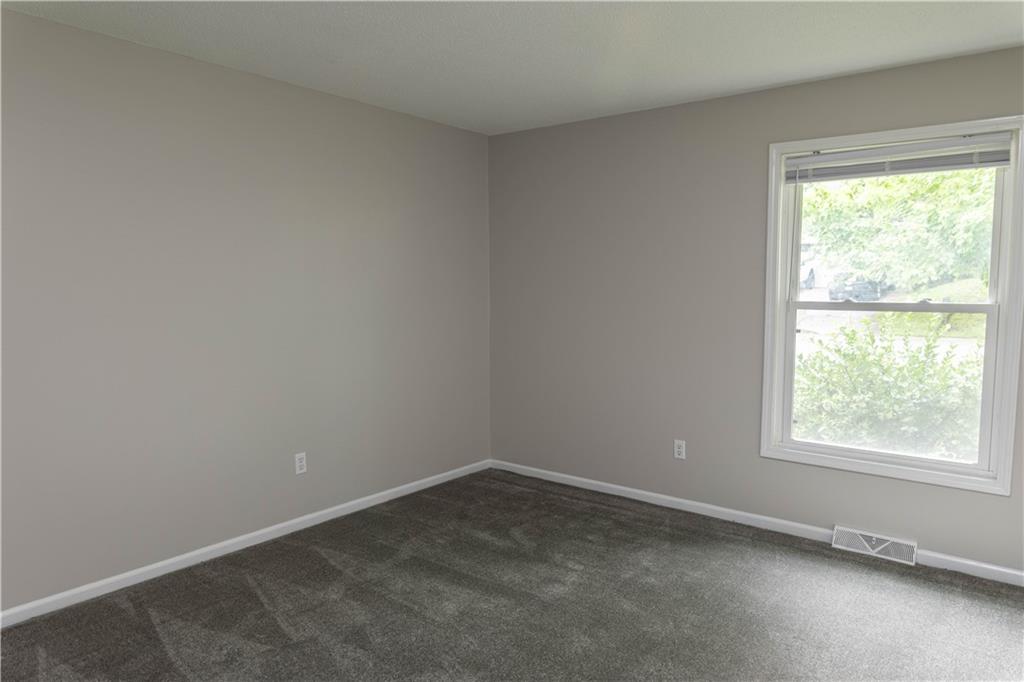 Homes for Sale in Parkville, MO 64152 | 5710 NW Raintree Drive