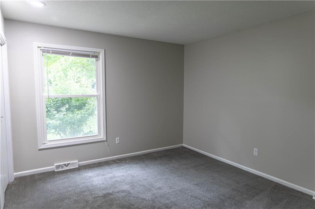 Homes for Sale in Parkville, MO 64152 | 5710 NW Raintree Drive