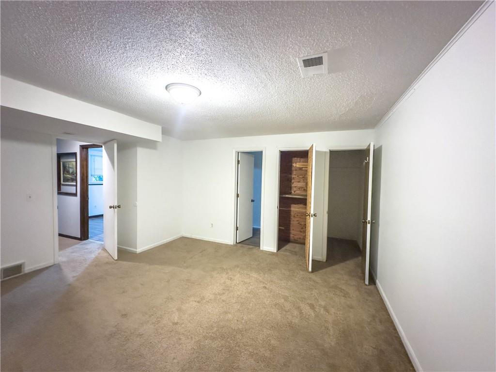 Homes for Sale in Parkville, MO 64152 | 5710 NW Raintree Drive