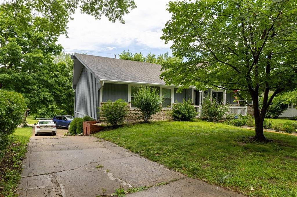 Homes for Sale in Parkville, MO 64152 | 5710 NW Raintree Drive