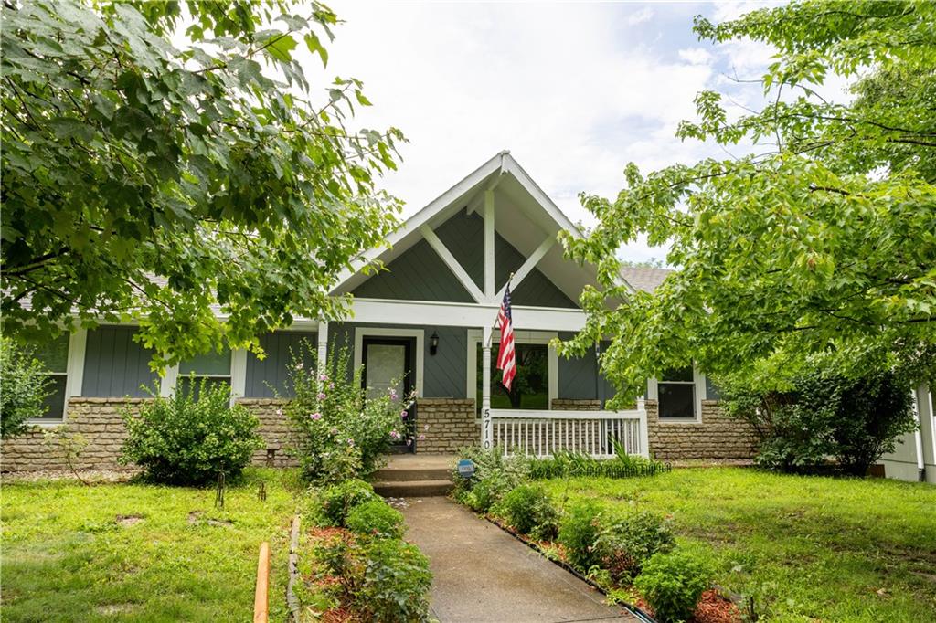 Homes for Sale in Parkville, MO 64152 | 5710 NW Raintree Drive