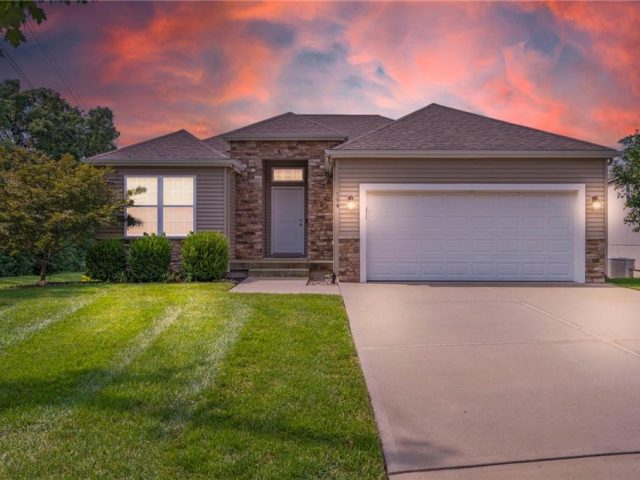 Homes for Sale in Liberty, MO 64068 | 194  Camelot Drive