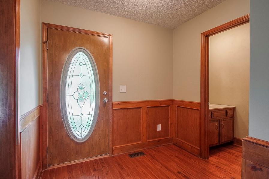 Homes for Sale in Gladstone, MO 64119 | 5835 N College Street