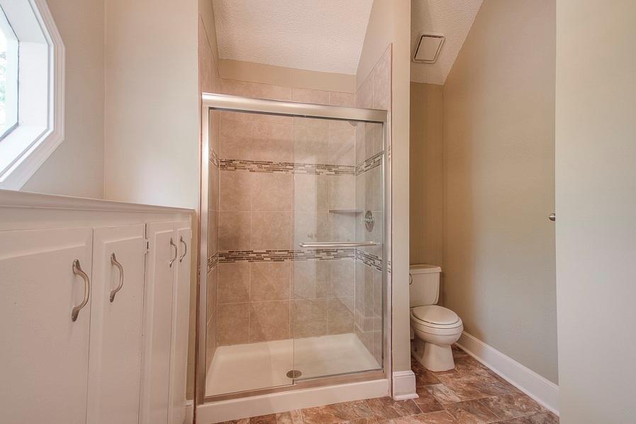 Homes for Sale in Gladstone, MO 64119 | 5835 N College Street