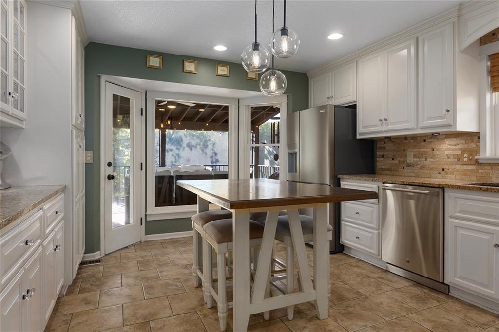 Homes for Sale in Liberty, MO 64068 | 900  Wildbriar Drive