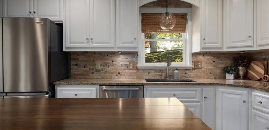 Homes for Sale in Liberty, MO 64068 | 900  Wildbriar Drive