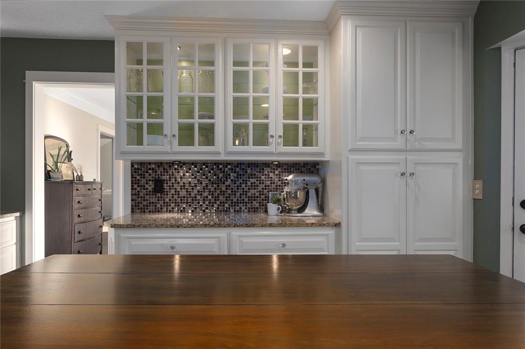 Homes for Sale in Liberty, MO 64068 | 900  Wildbriar Drive