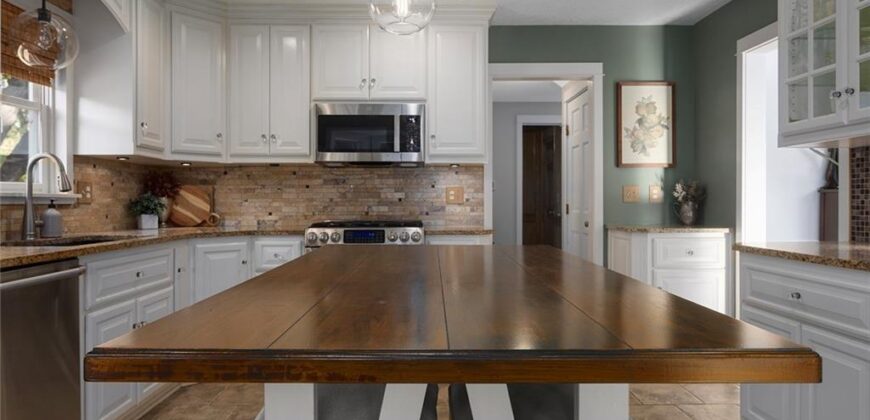 Homes for Sale in Liberty, MO 64068 | 900  Wildbriar Drive