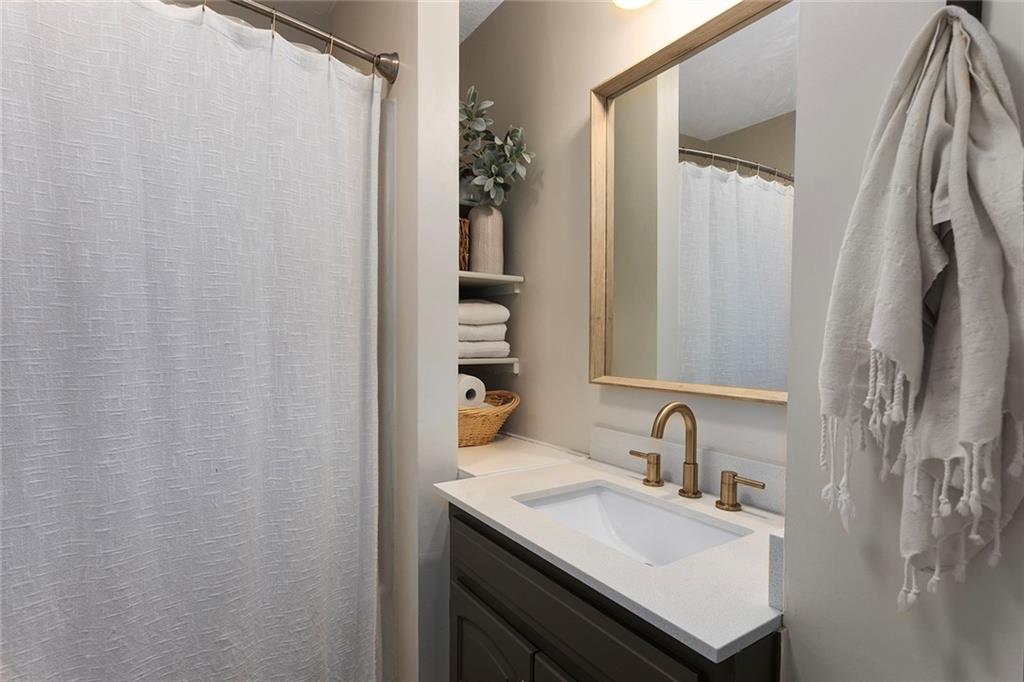 Homes for Sale in Liberty, MO 64068 | 900  Wildbriar Drive