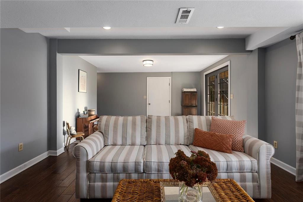 Homes for Sale in Liberty, MO 64068 | 900  Wildbriar Drive