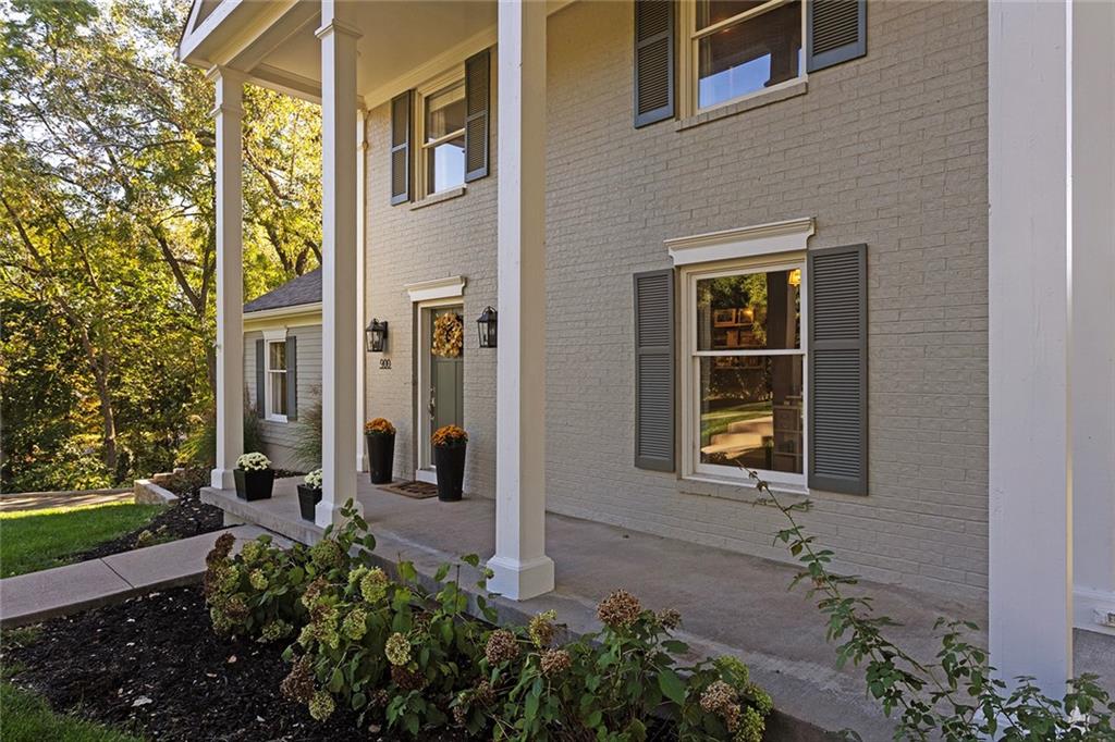 Homes for Sale in Liberty, MO 64068 | 900  Wildbriar Drive