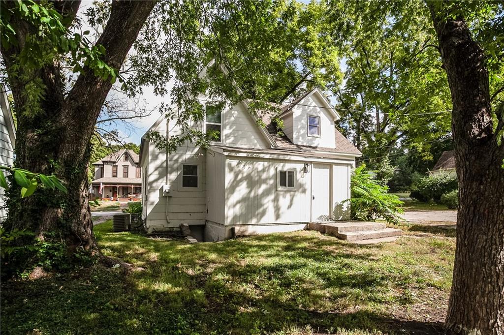 Homes for Sale in Liberty, MO 64068 | 463 E Mill Street