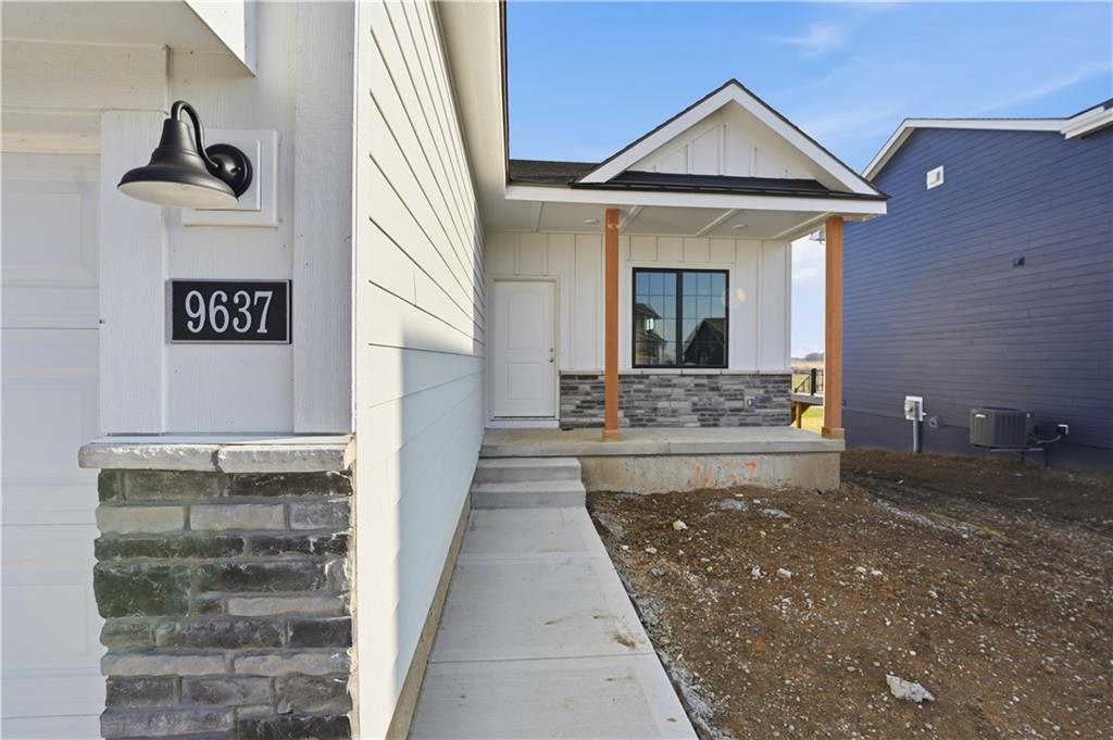 Homes for Sale in Kansas City, MO 64154 | 9637 N Colrain Avenue