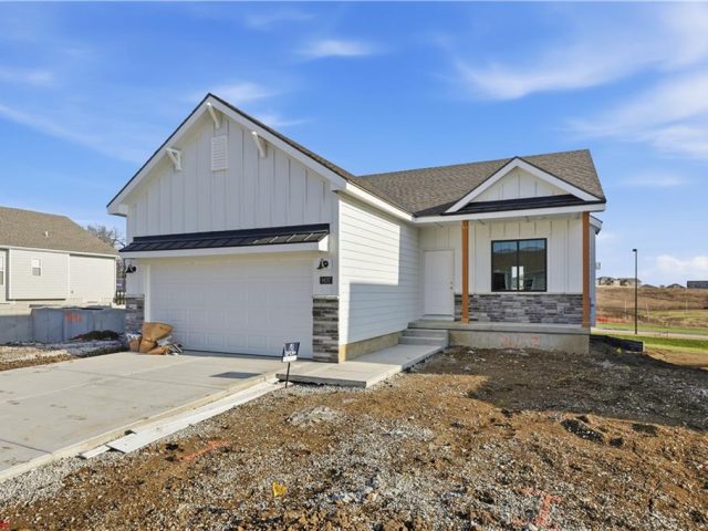 Homes for Sale in Kansas City, MO 64154 | 9637 N Colrain Avenue