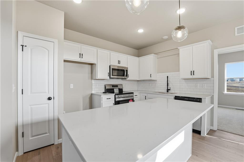 Homes for Sale in Kansas City, MO 64154 | 9637 N Colrain Avenue