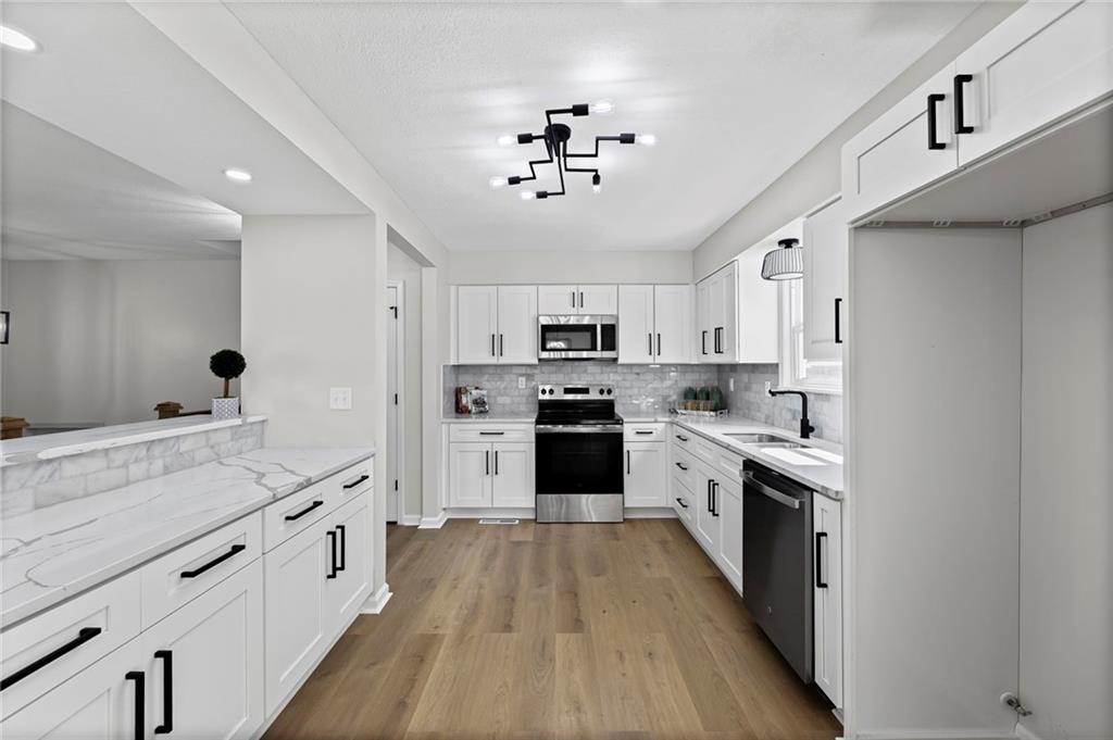 Homes for Sale in Kansas City, MO 64152 | 11005  Walnut Creek Drive