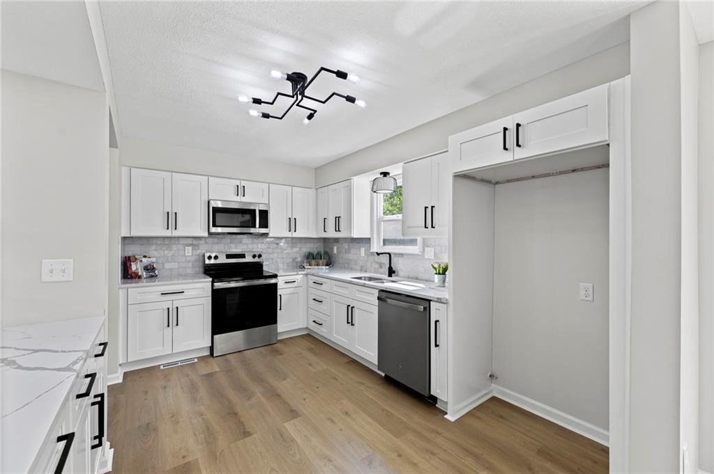 Homes for Sale in Kansas City, MO 64152 | 11005  Walnut Creek Drive