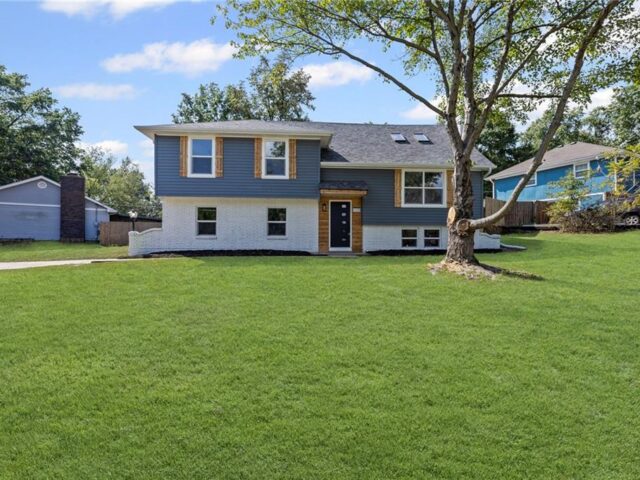 Homes for Sale in Kansas City, MO 64152 | 11005  Walnut Creek Drive