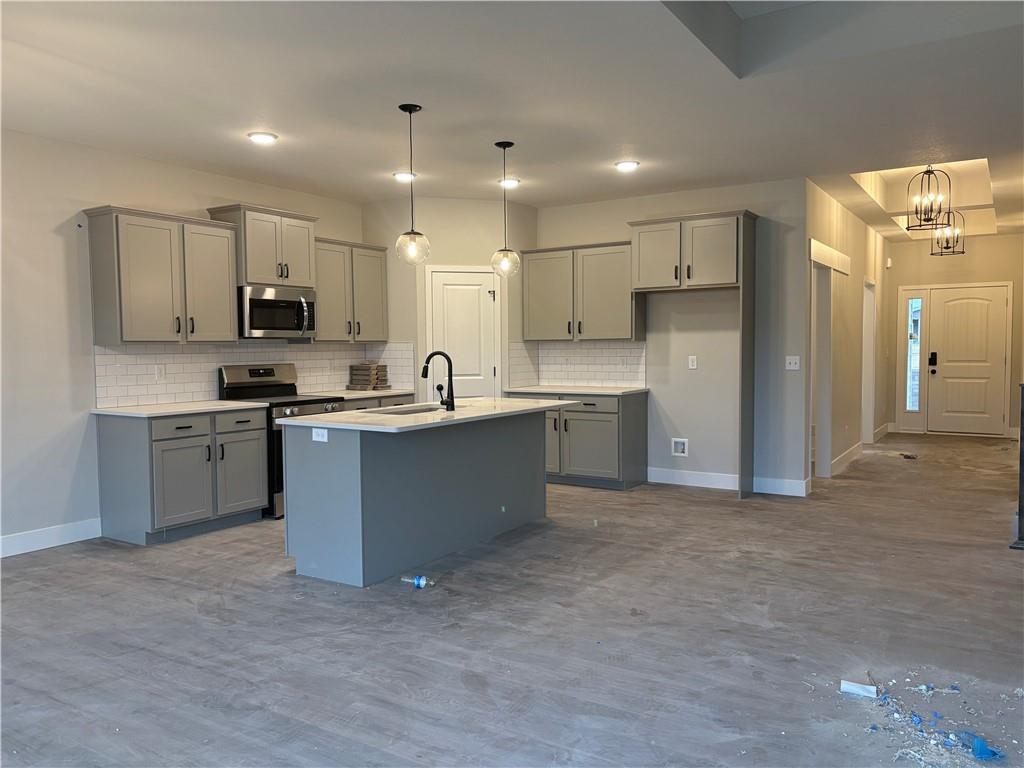 Homes for Sale in Kansas City, MO 64154 | 3017 NW 95th Terrace