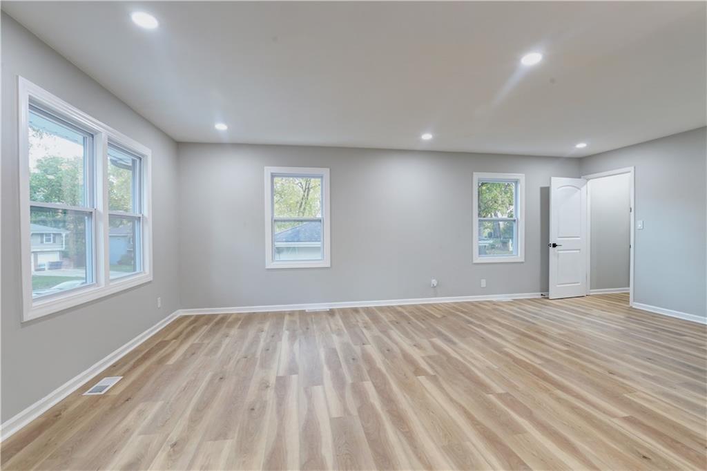 Homes for Sale in Kansas City, MO 64117 | 5221 NE 39th Street