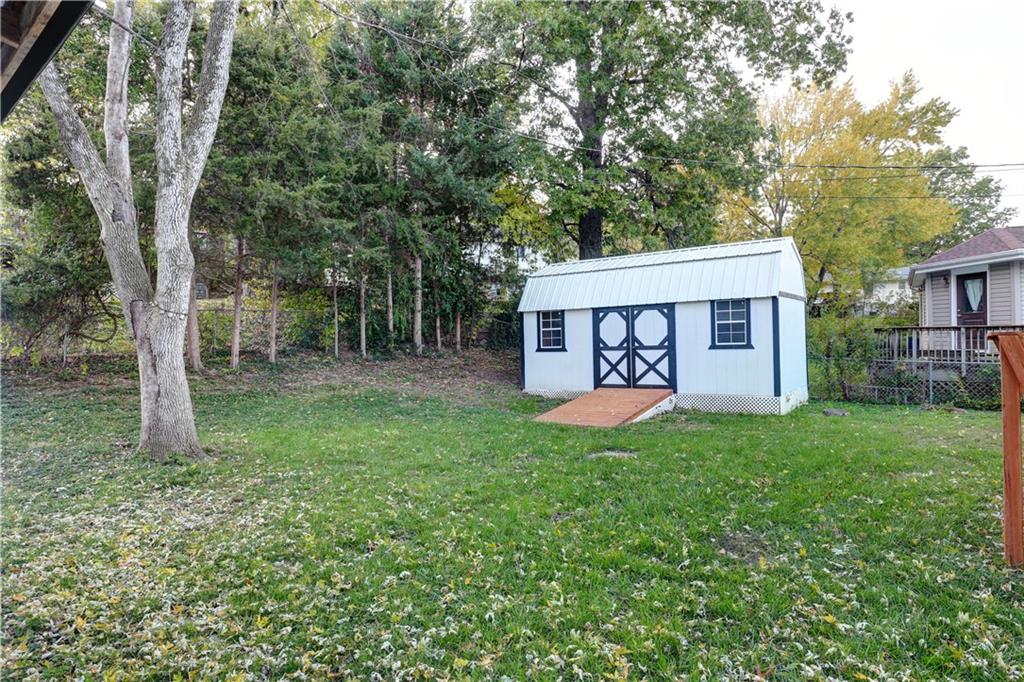 Homes for Sale in Kansas City, MO 64117 | 5221 NE 39th Street