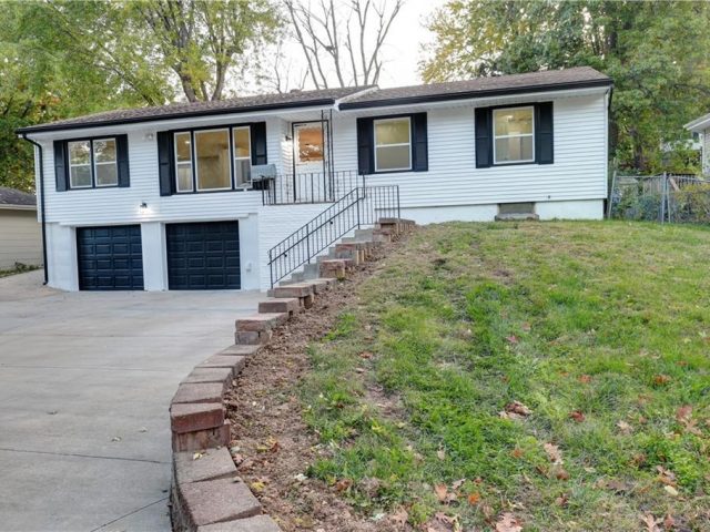 Homes for Sale in Kansas City, MO 64117 | 5221 NE 39th Street