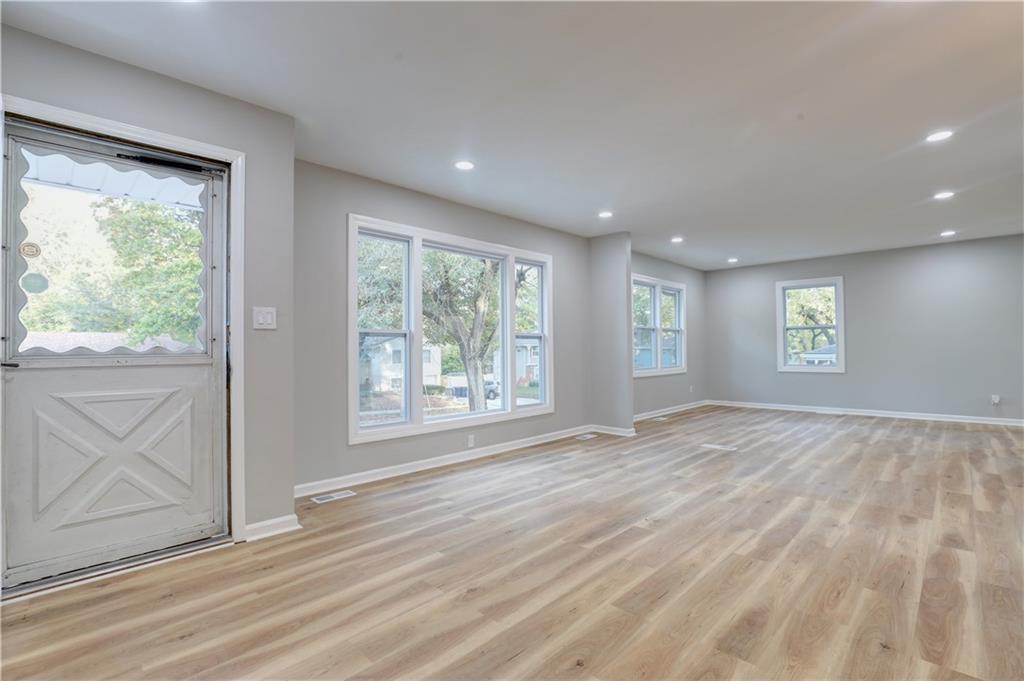 Homes for Sale in Kansas City, MO 64117 | 5221 NE 39th Street