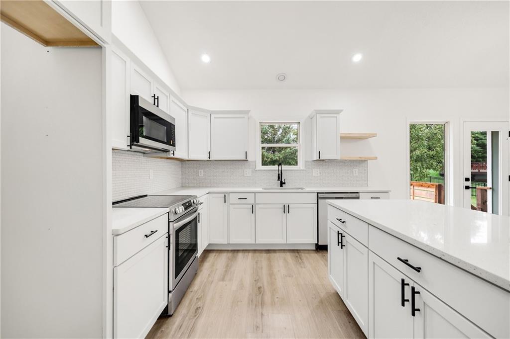 Homes for Sale in Platte City, MO 64079 | 13420  Timber Park Drive