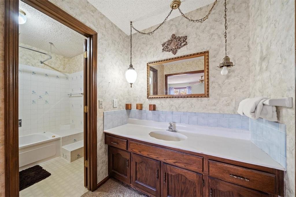 Homes for Sale in Parkville, MO 64152 | 6532 NW Melody Court