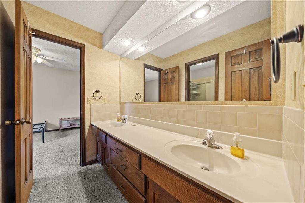 Homes for Sale in Parkville, MO 64152 | 6532 NW Melody Court