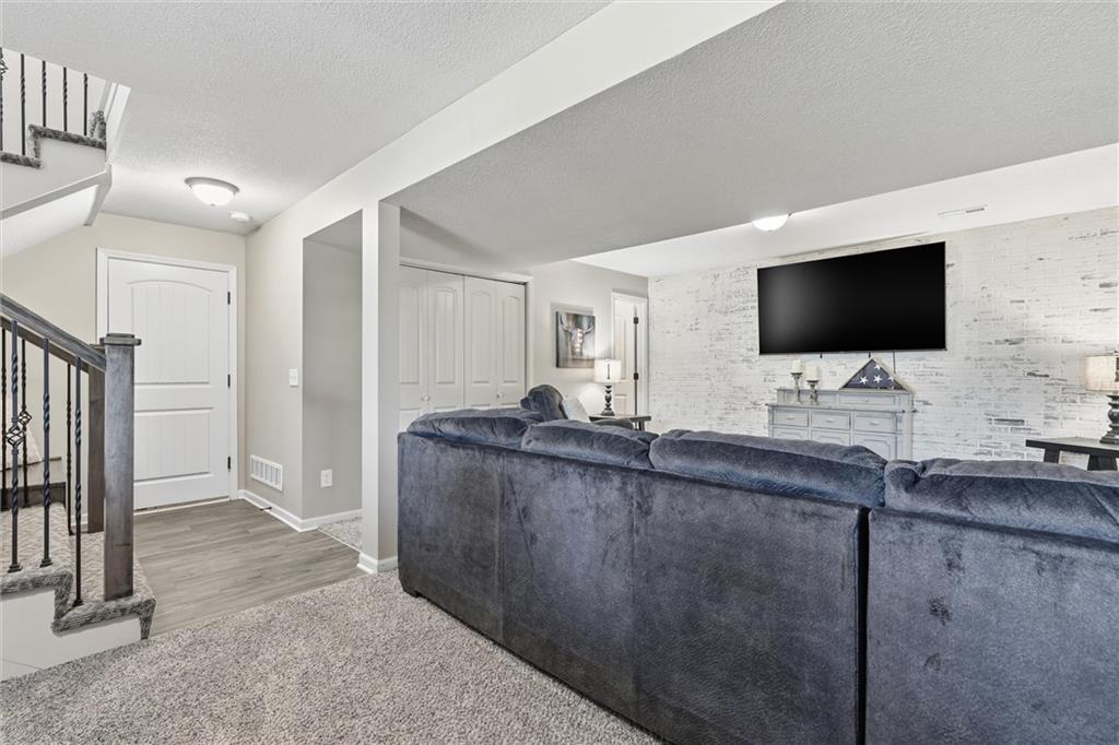 Homes for Sale in Kansas City, MO 64156 | 10020 N Lawn Avenue