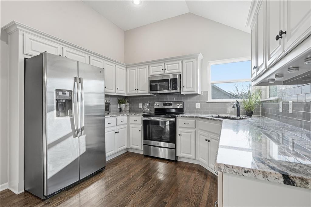 Homes for Sale in Kansas City, MO 64156 | 10020 N Lawn Avenue