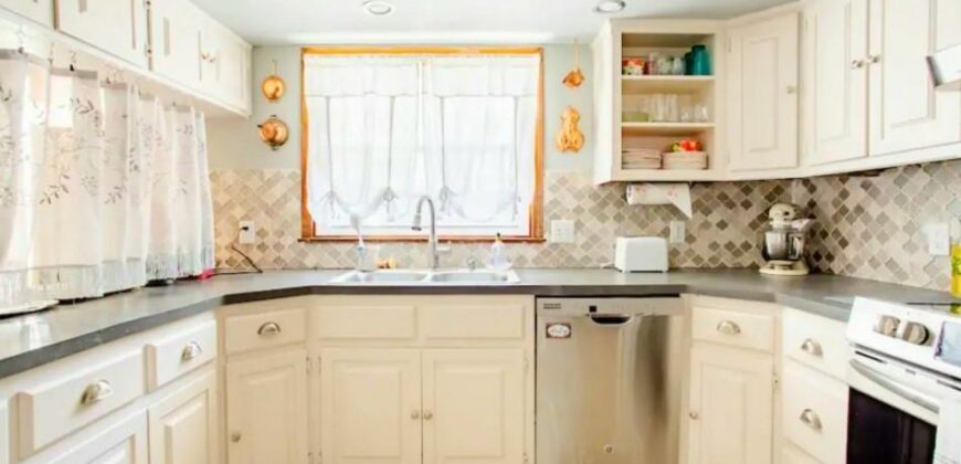 Homes for Sale in Liberty, MO 64068 | 245 N Main Street