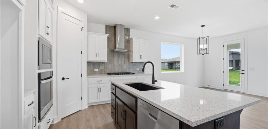 Homes for Sale in Kansas City, MO 64155 | 1701 NW 105th Terrace