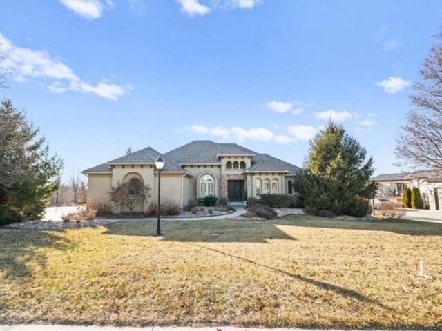 Homes for Sale in Parkville, MO 64152 | 8050 N Caldwell Avenue