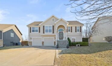 Homes for Sale in Kansas City, MO 64155 | 1015 NW 91 Terrace