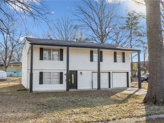 Homes for Sale in Kansas City, MO 64119 | 5601 NE San Rafael Drive