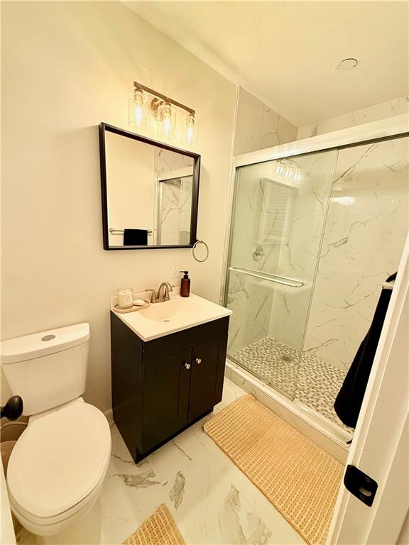 Homes for Sale in Kansas City, MO 64118 | 301 NW 81st Street