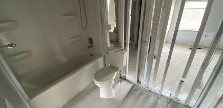 Homes for Sale in Kansas City, MO 64154 | 8547 N Robinhood Avenue