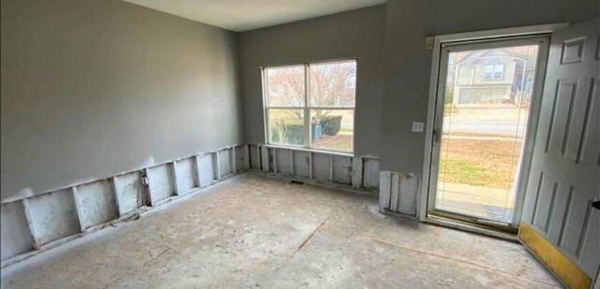 Homes for Sale in Kansas City, MO 64154 | 8547 N Robinhood Avenue