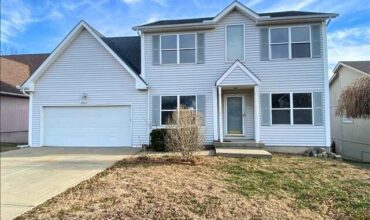 Homes for Sale in Kansas City, MO 64154 | 8547 N Robinhood Avenue